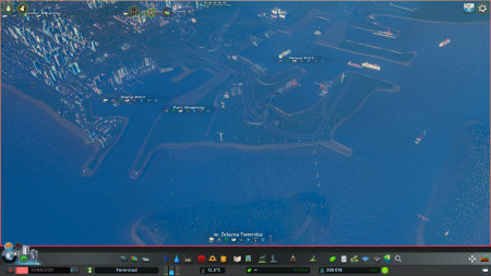 Widok lotniczy portów Førerstad, na panelu gry (lewy dolny róg) wspomniana data.